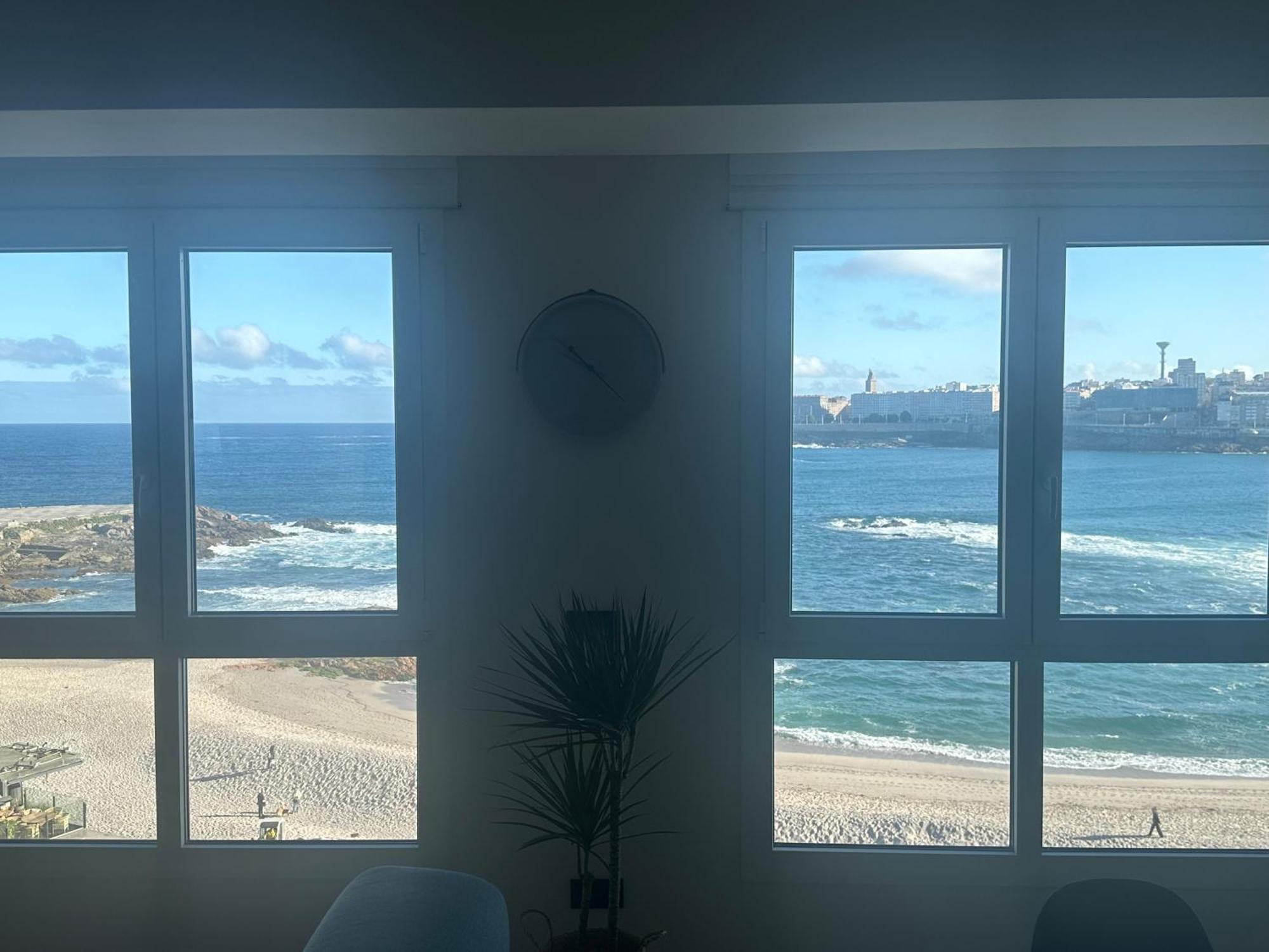 Piso Con Vistas A La Playa De Riazor Apartment โอโกรูญา ภายนอก รูปภาพ