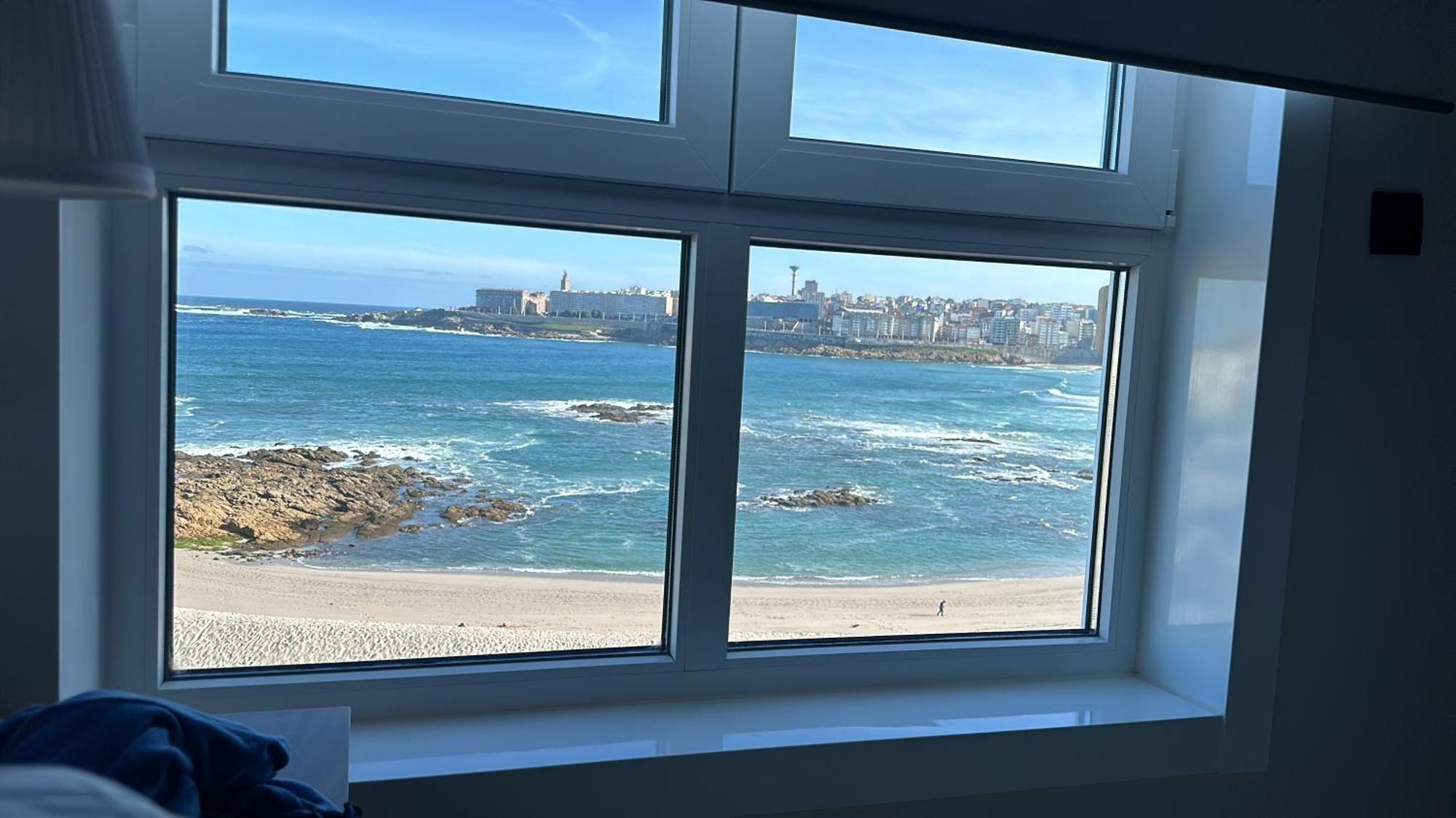 Piso Con Vistas A La Playa De Riazor Apartment โอโกรูญา ภายนอก รูปภาพ