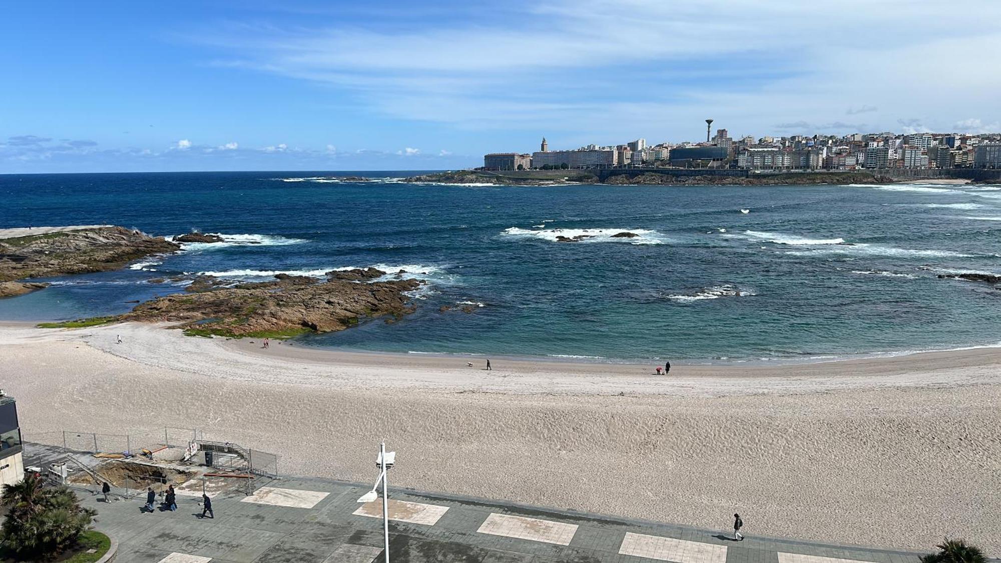 Piso Con Vistas A La Playa De Riazor Apartment โอโกรูญา ภายนอก รูปภาพ